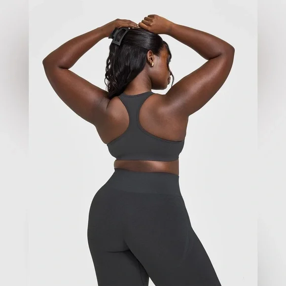 NWT Oner Active EFFORTLESS SEAMLESS RACER BACK SPORTS BRA WITH WHITE LOGO in XS - Picture 2 of 4
